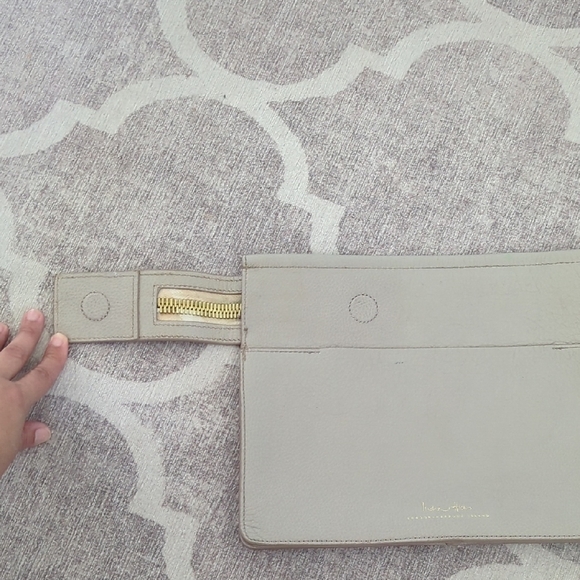 India Hicks Light Gray Leather Clutch Big Zipper - Picture 5 of 9